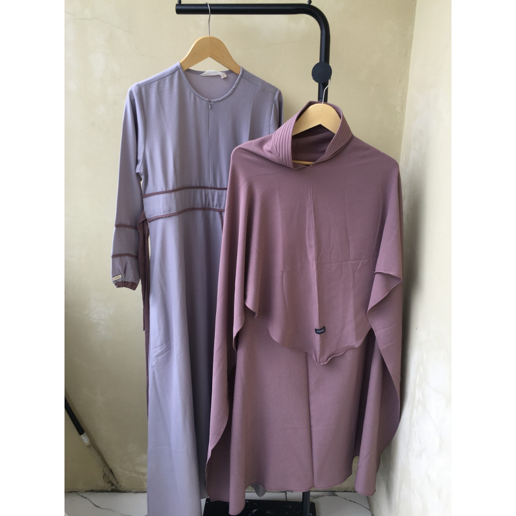 PRELOVED Jamise Syari Gamis Set Khimar Pad size S