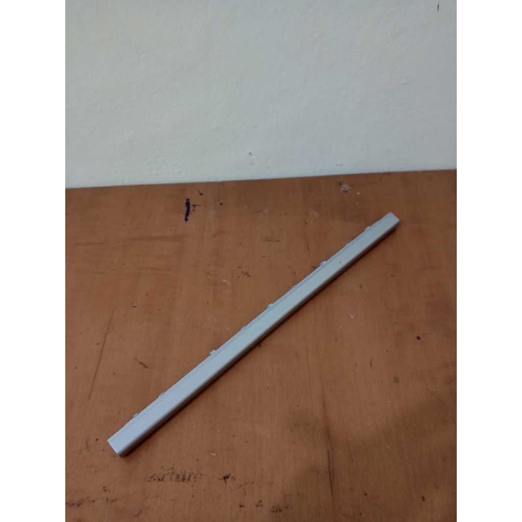 Tutup Engsel Laptop Lenovo Ideapad 330 IP 330-14IGM