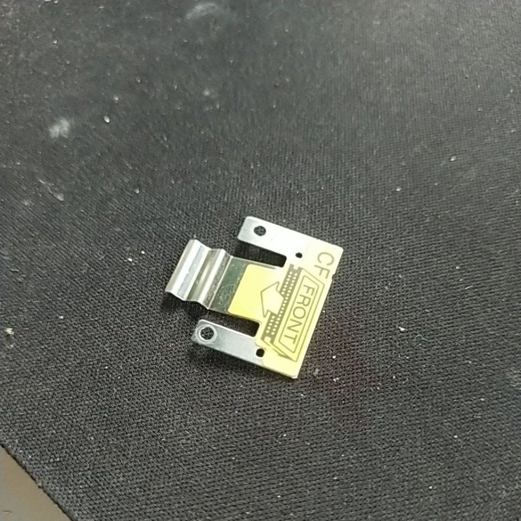 bracket penutup memory kamera dslr sony alpha a200 original