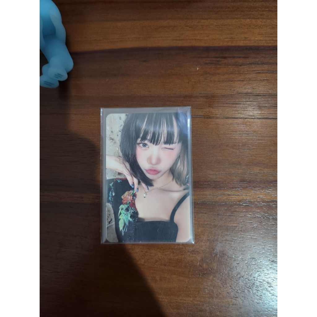 chaewon antifragile offc photocard