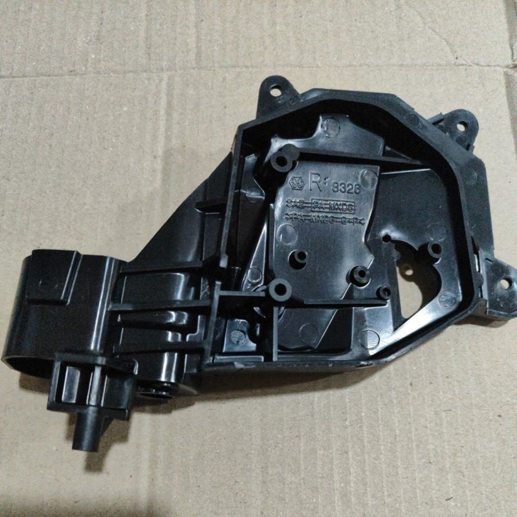 Breket Batok Cover Spion Honda Freed Original (KANAN)