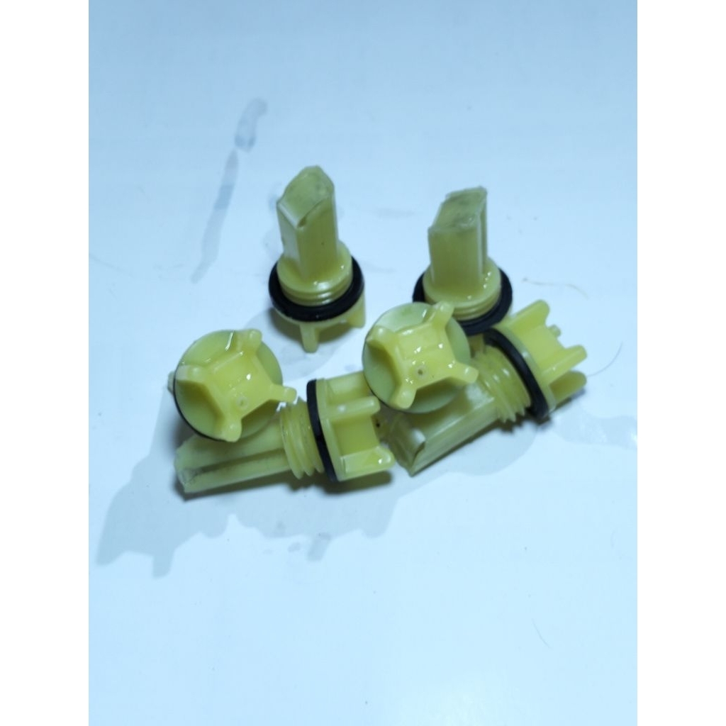 tutup aki universal mobil kuning bekas merek Toyota *5000/1* NS40 NS60L N50 NS70 N70 55D23L