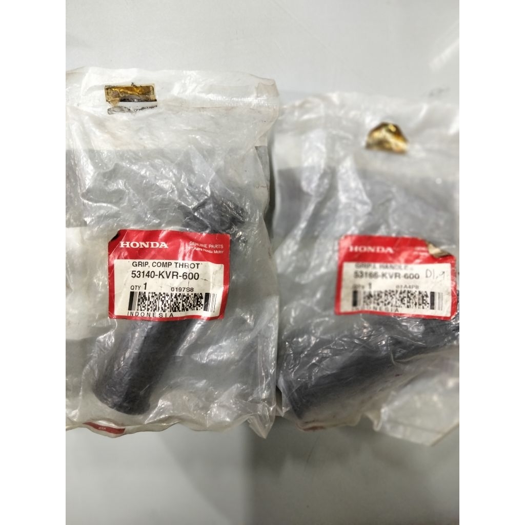 Hanpart kanan dan kiri untuk motor Revo 100cc number part 53140KVR600 & 53166KVR600