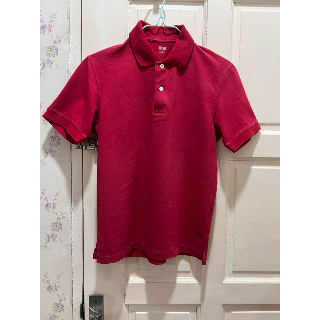 Preloved uniqlo 002 polo shirt size S
