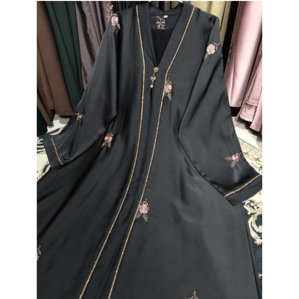 abaya Saudi Arabia