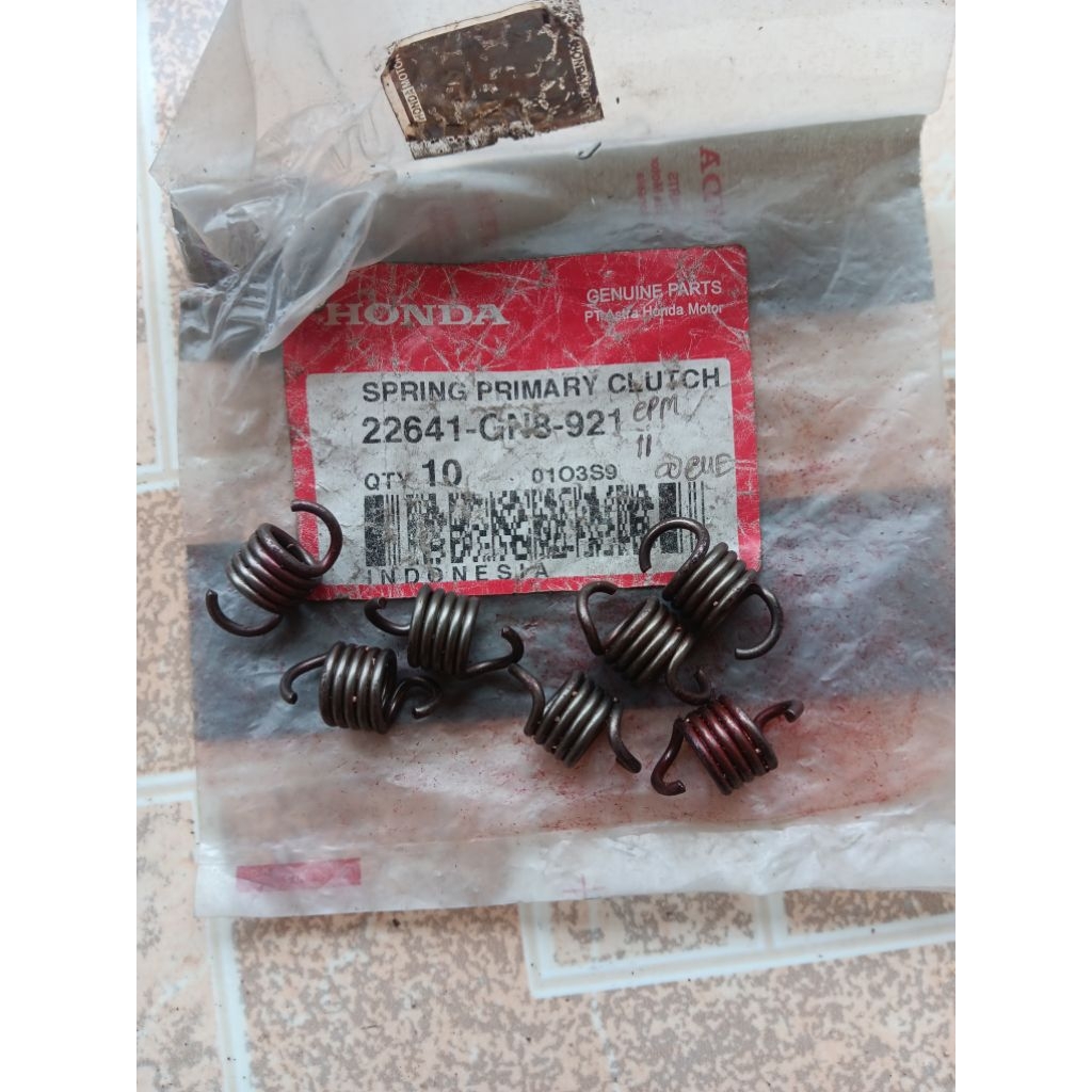 22641-GN8-921 Spring Primary Clutch (Per Kopling Kampas Ganda) isi 6 pcs Honda Astrea Grand / Impres