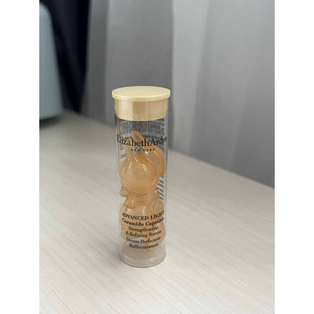 Elizabeth Arden Advanced Light Ceramide Capsules