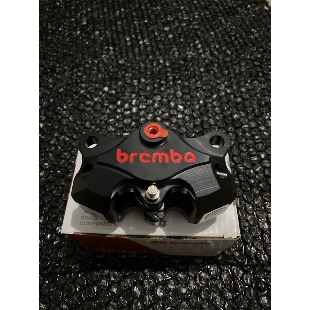 Kaliper 2p brembo butterfly grade A50 hitam kanan&kiri