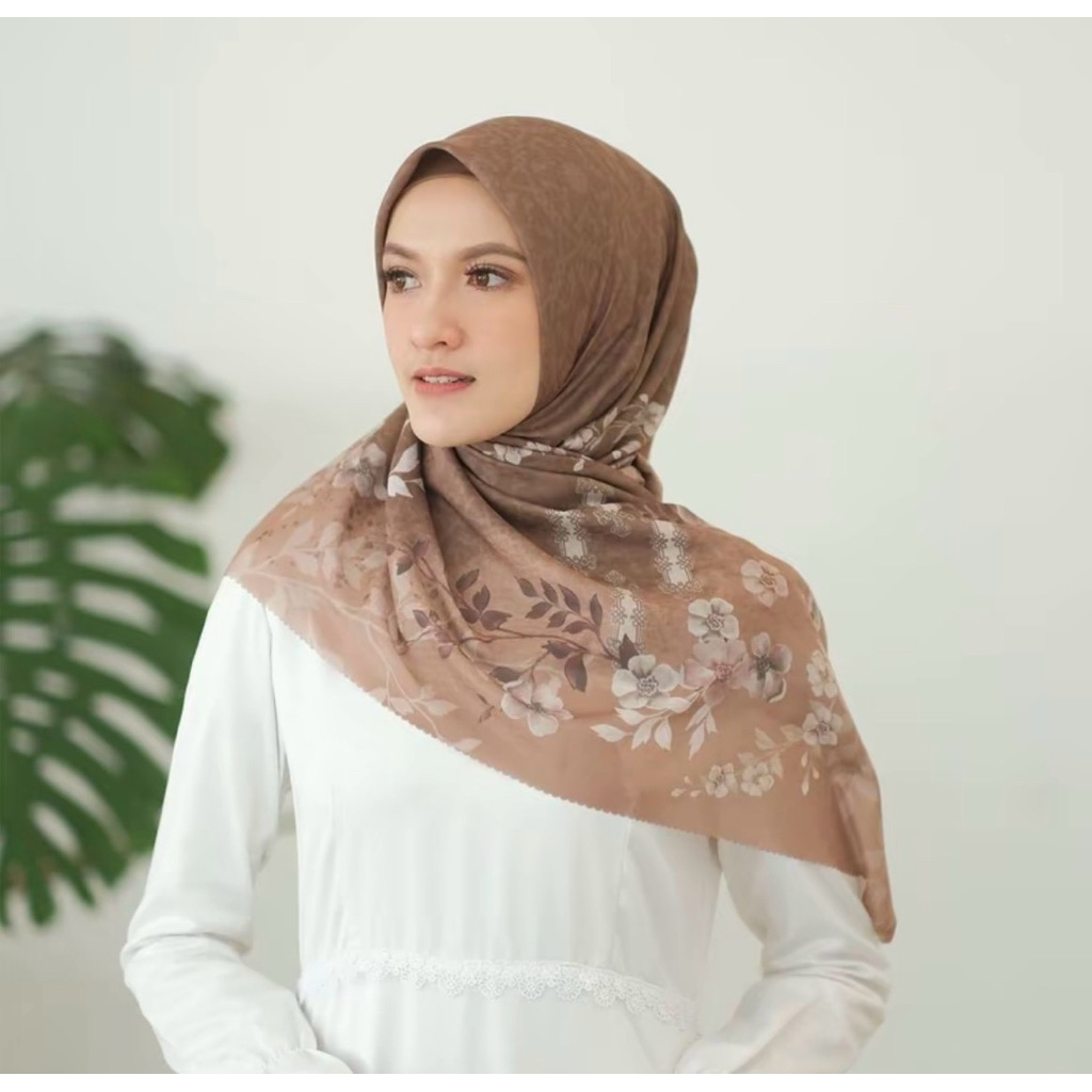 Mylady hijab mulberry minor defect