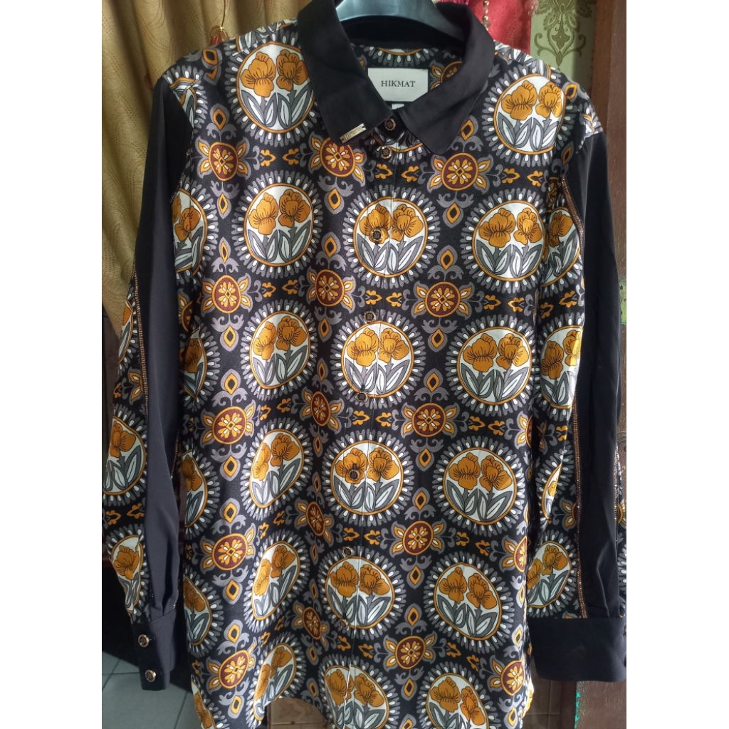 PRELOVED BAJU ATASAN HIKMAT ORI