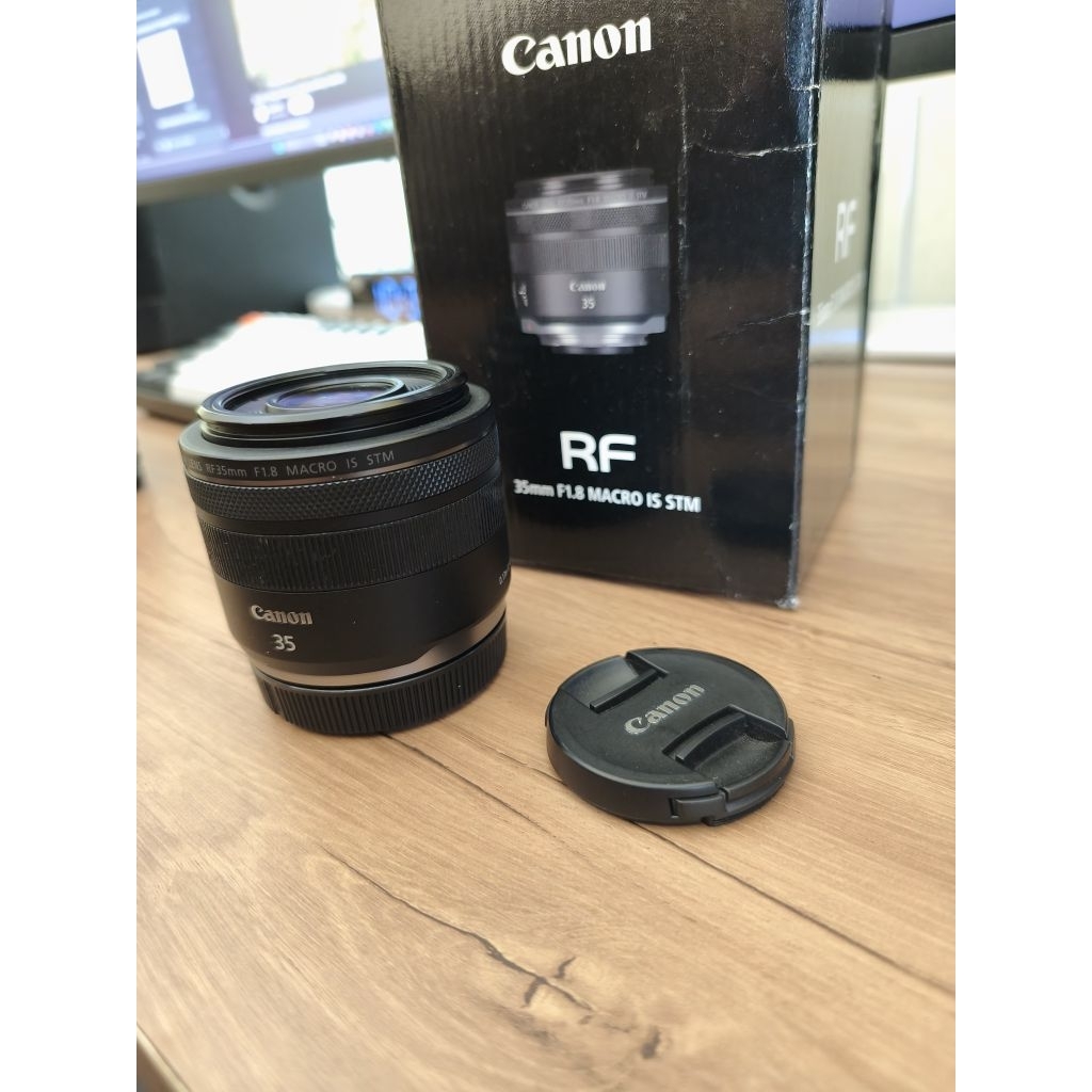 Canon RF 35mm f 1.8 Macro IS STM