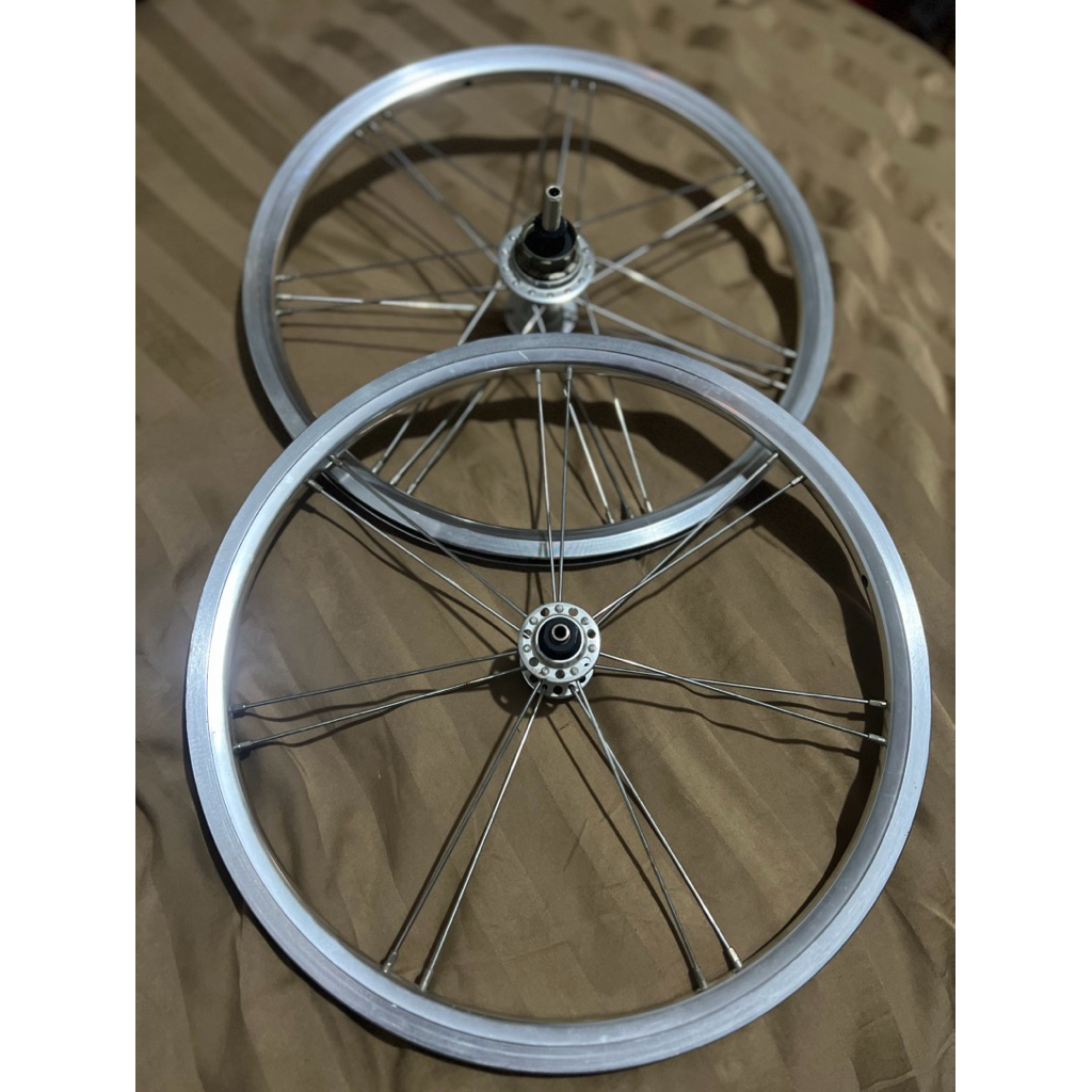 DT swiss sepasang Rims