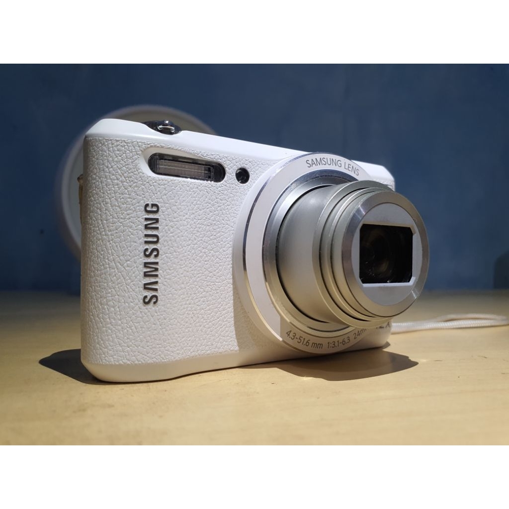 Kamera Samsung WB35F warna Putih