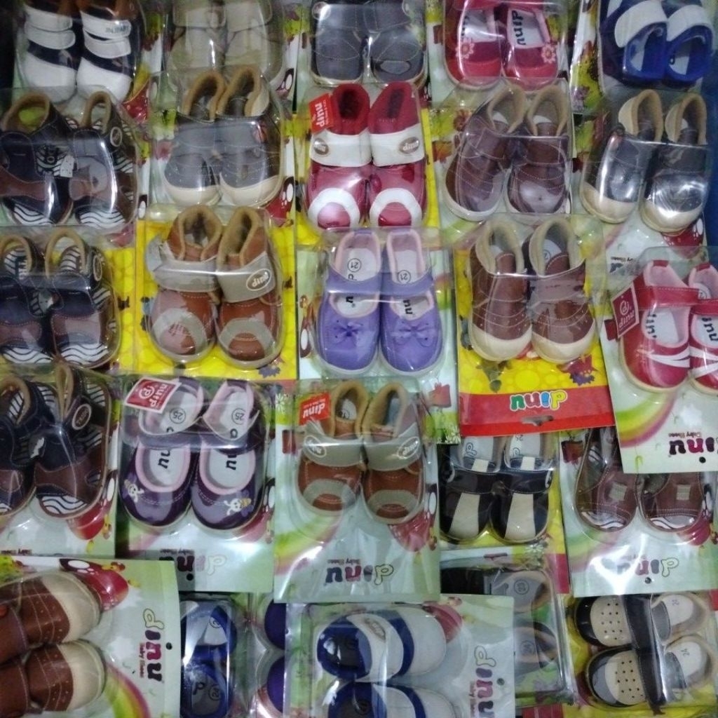 lelangan sepatu bayi murah