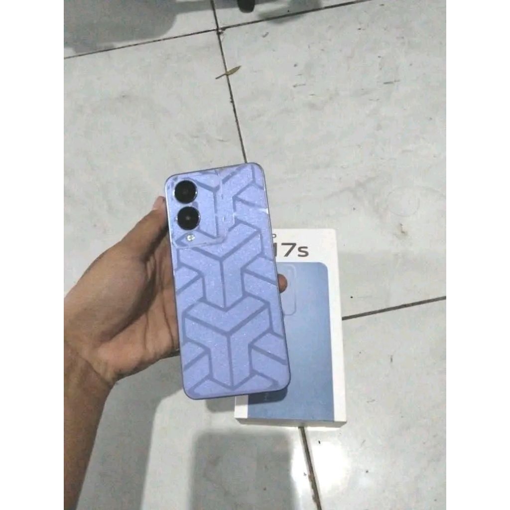 Di jual hp vivo y 17s ram 4 internal 128 nomin kel fullset p
