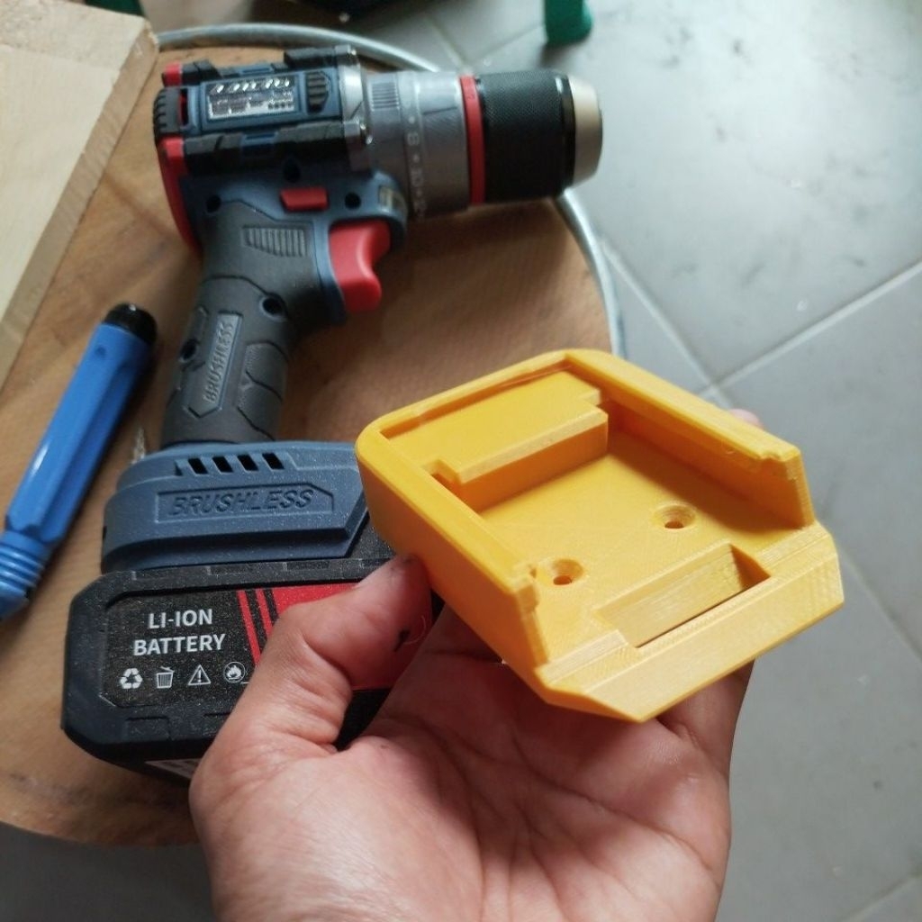 Holder baterai makita port LXT perkakas