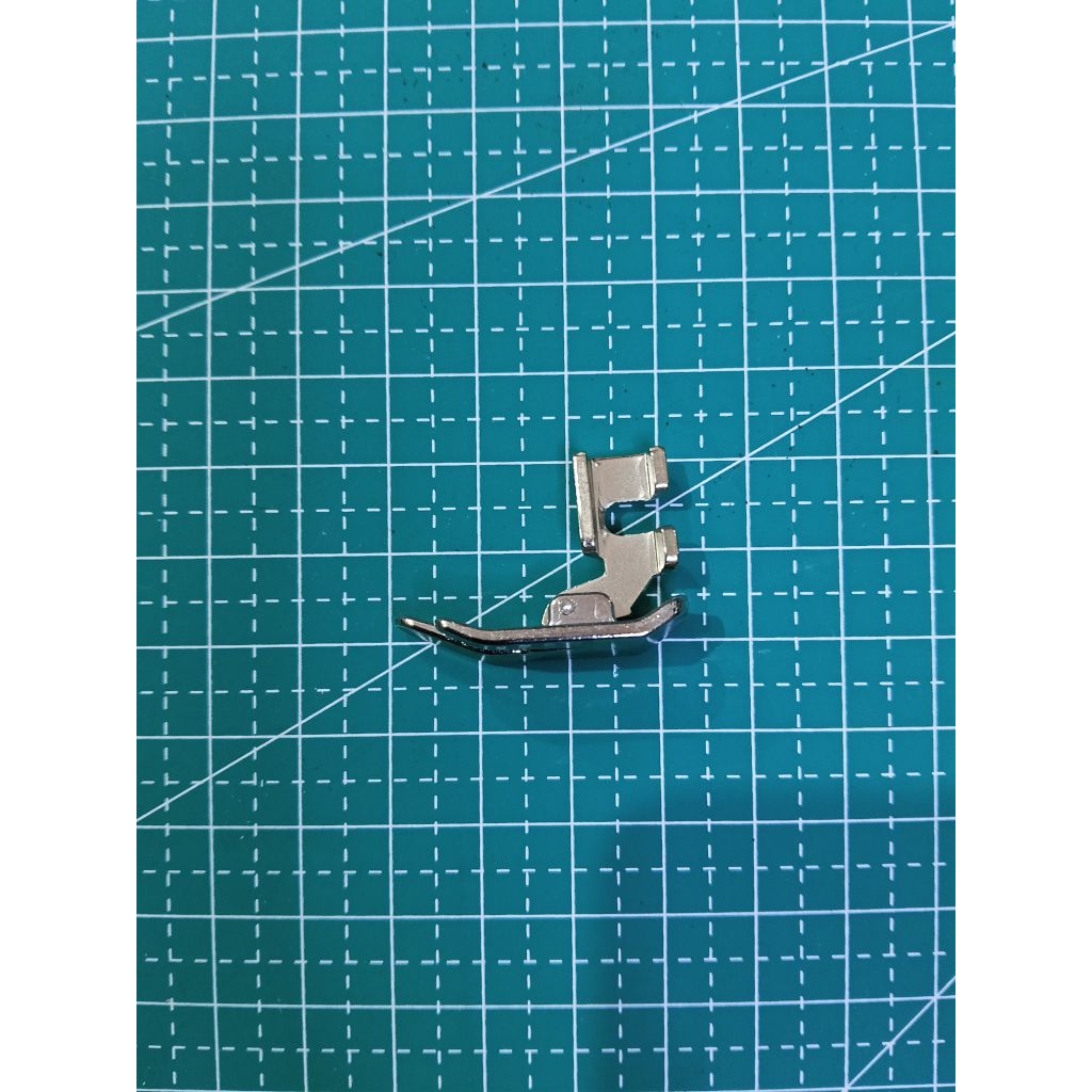 sepatu mesin jahit hitam