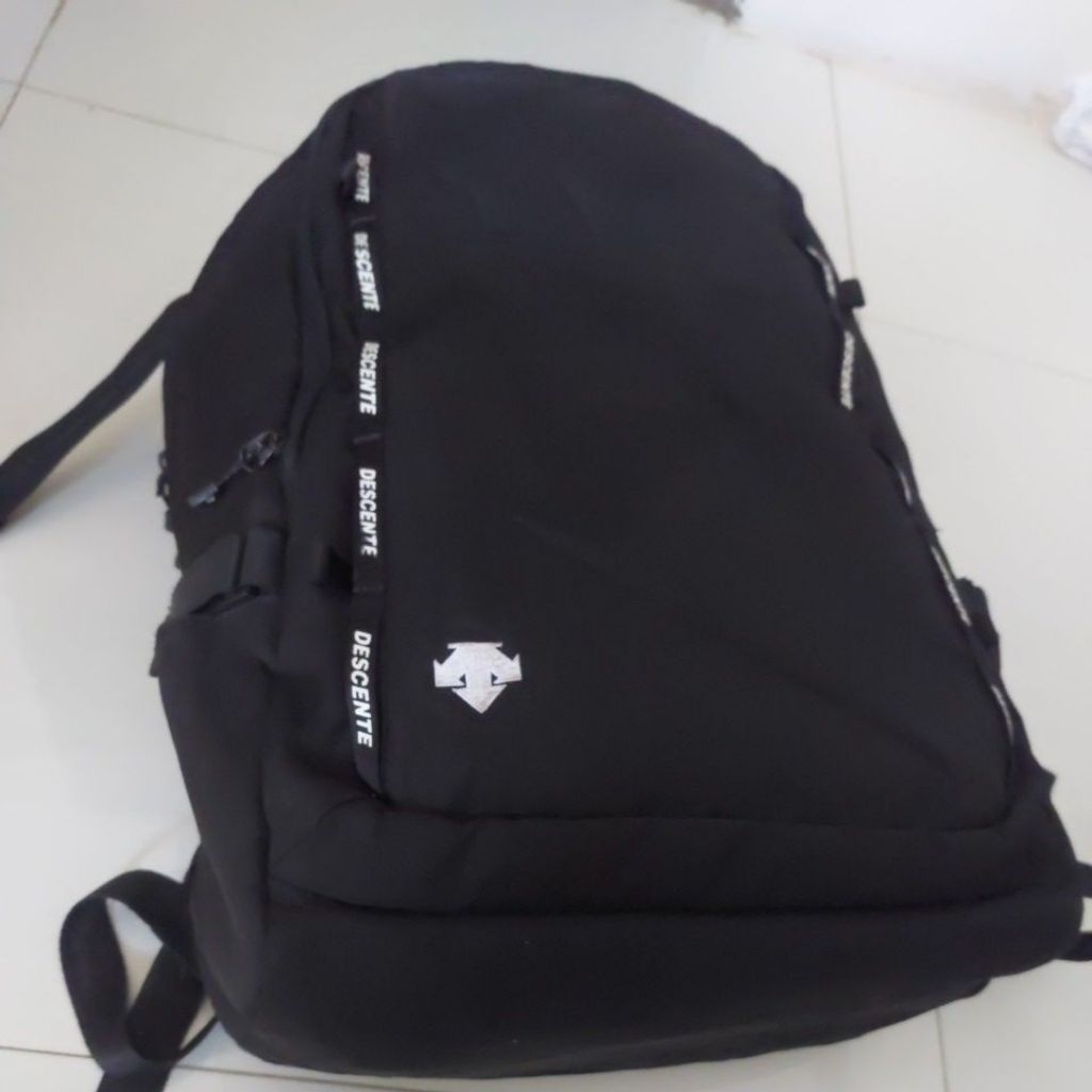 Tas ransel hitam Descente