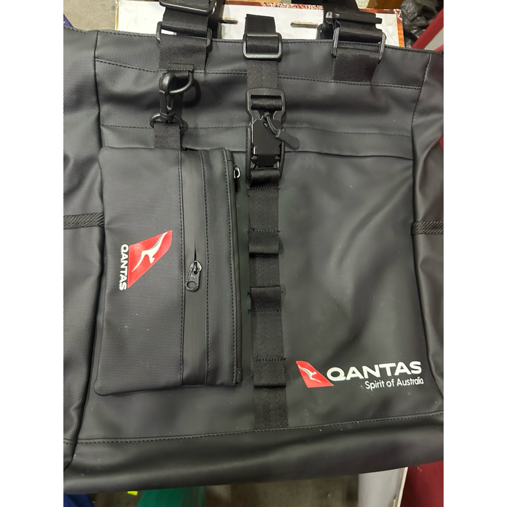 travelling bag Qantas