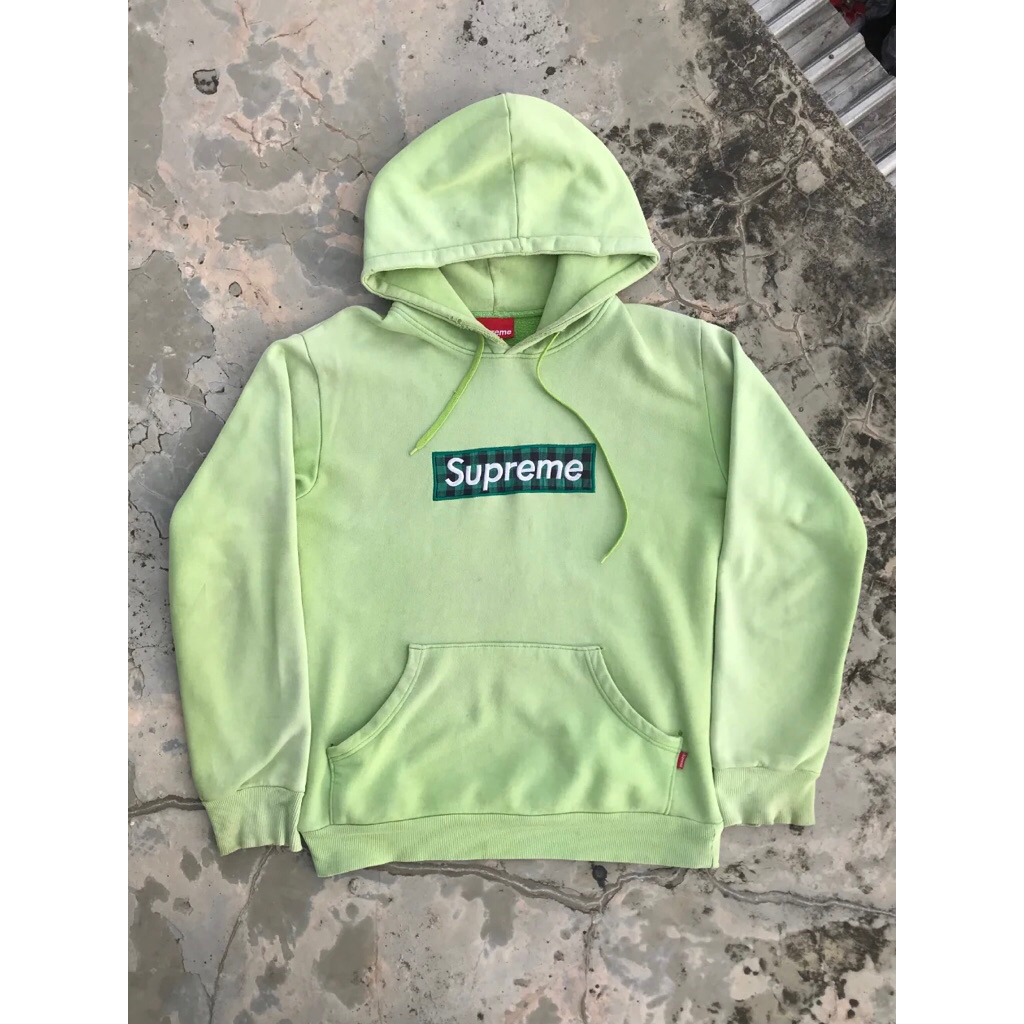 SUPREME BOX LOGO