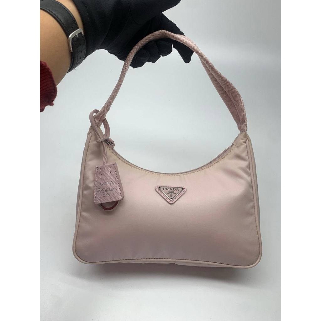 PRELOVED Prada Re-Edition 2000 Nylon Alabastro 2022 – Authentic