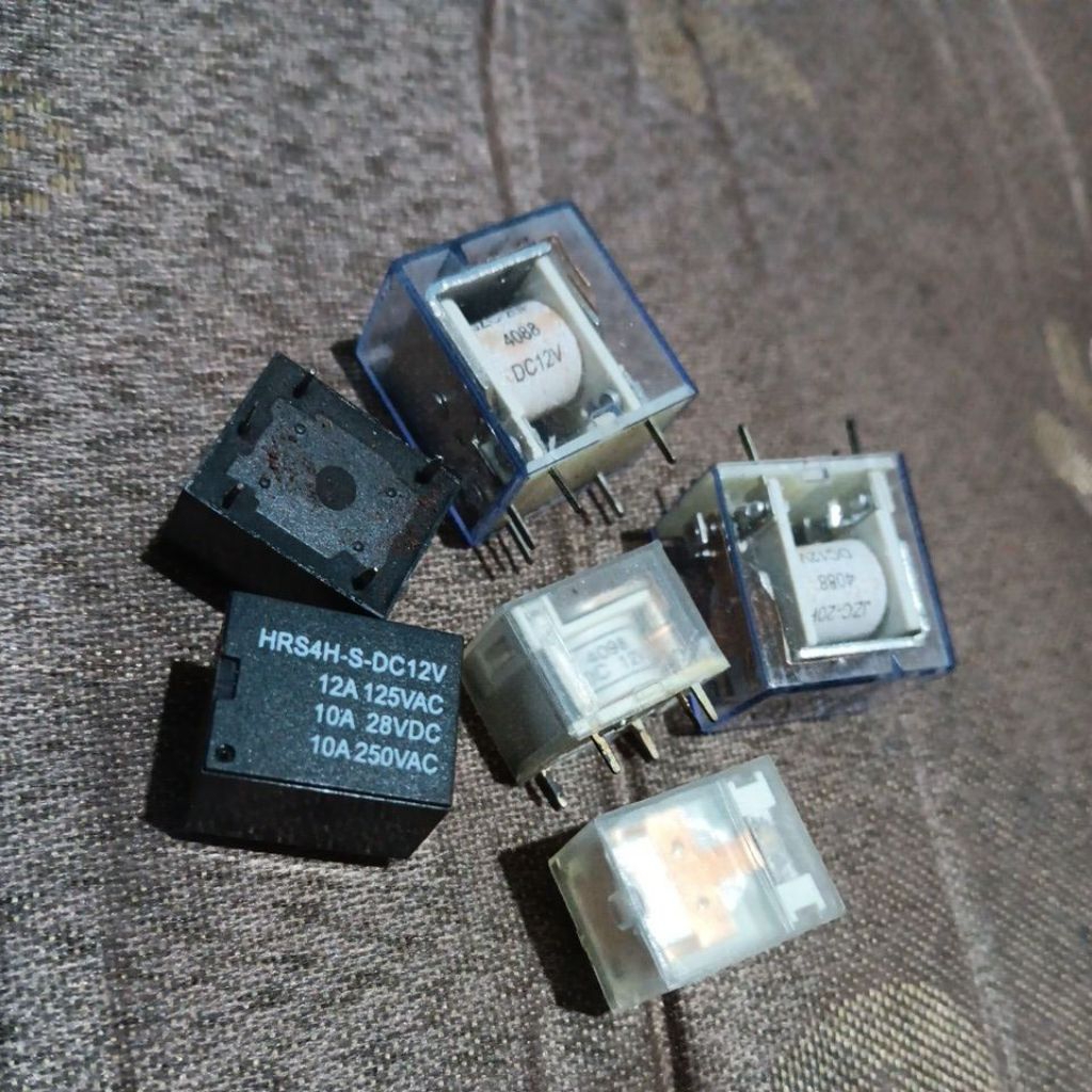 RELAY DC 12V KAKI 5