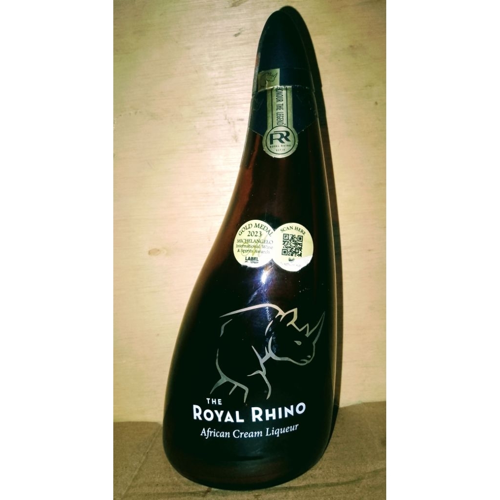 botol bekas minuman import  untuk hiasan