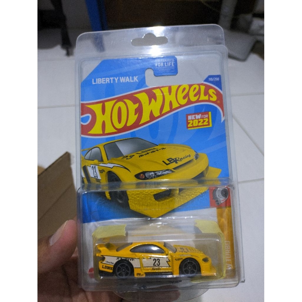 hotwheels lbwk nissan kuning no sni + proteck