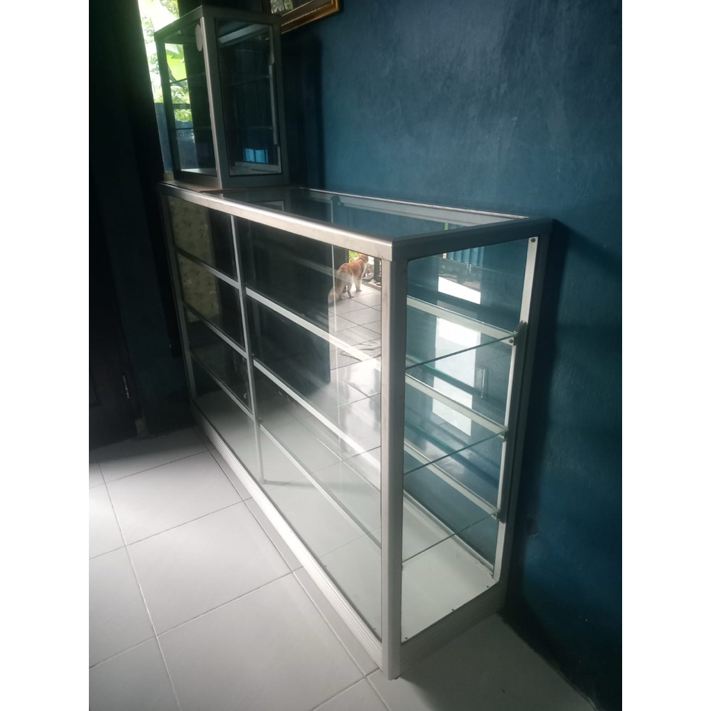 etalase kaca 1.5 meter + kotak roko bekas