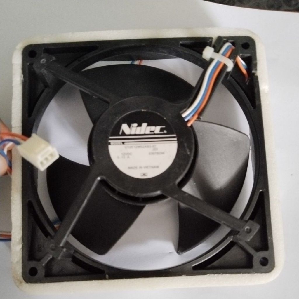 Fan motor kipas kulkas kabel 3 socket kecil DC 12V Nidec