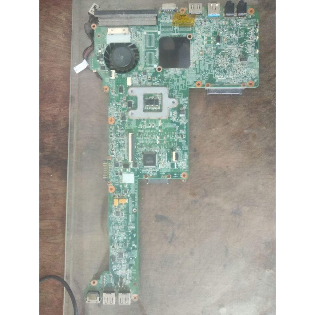 Mesin Laptop Toshiba  C800 Copotan Normal