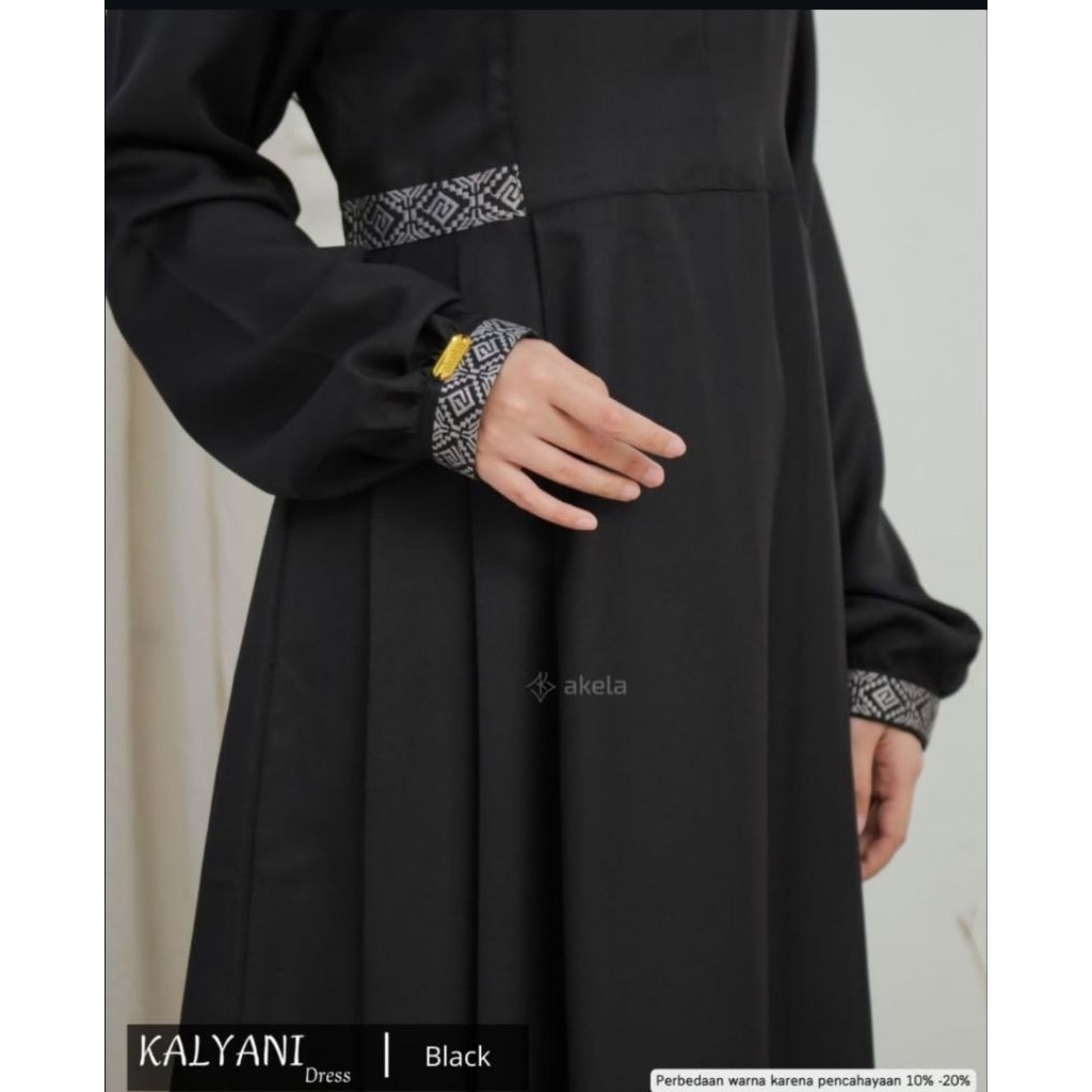 Gamis syar'i polos Kalyani, Dress hitam polos Gamis putih seragam