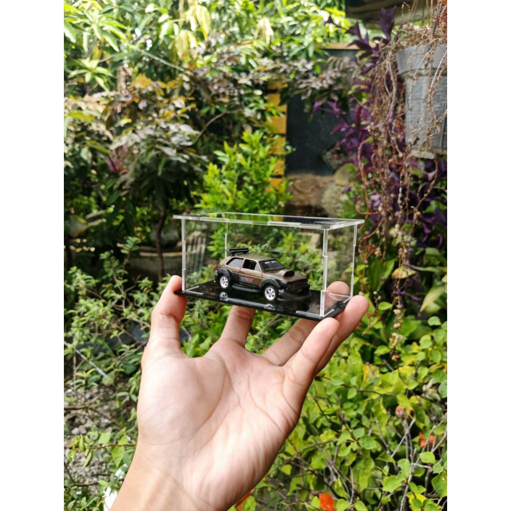 DIECAST CUSTOM HOTWHEELS VW GOLF