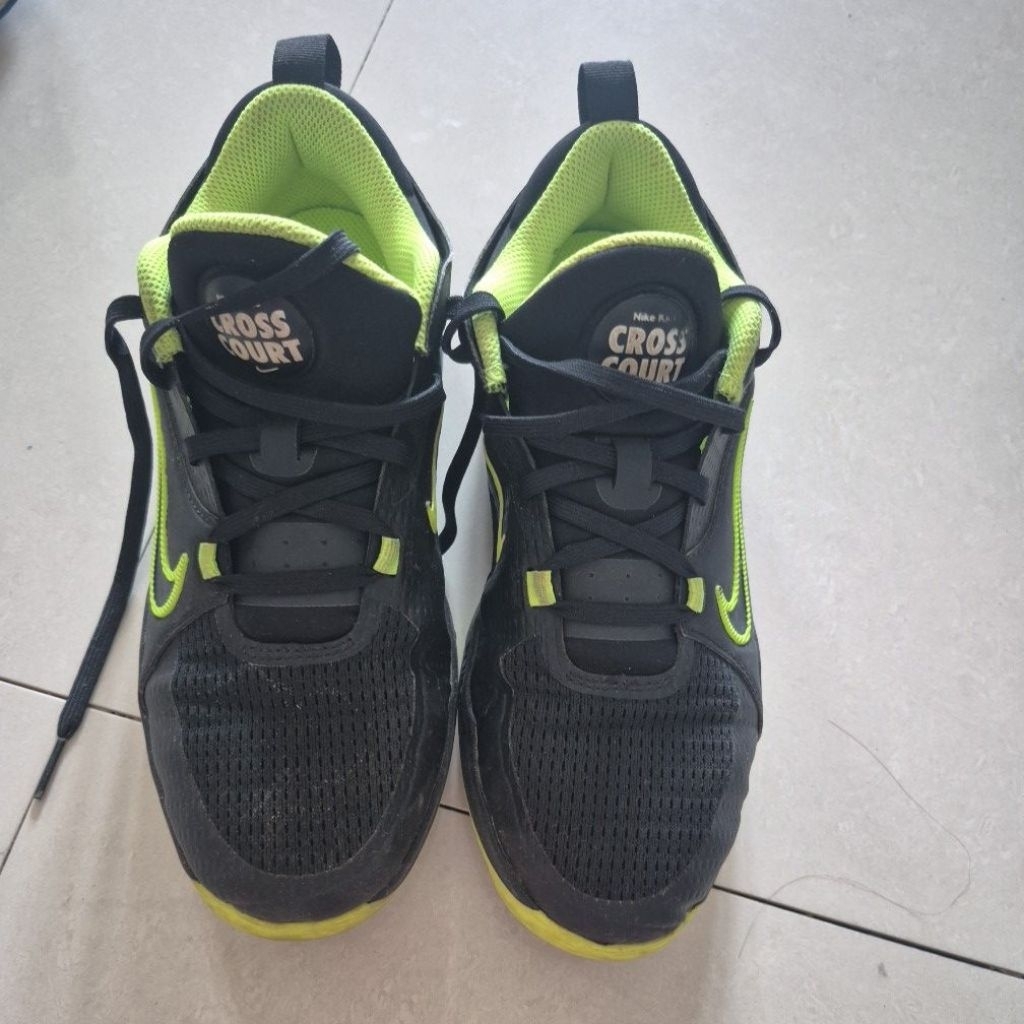 sepatu basket bekas merk nike ori size 38