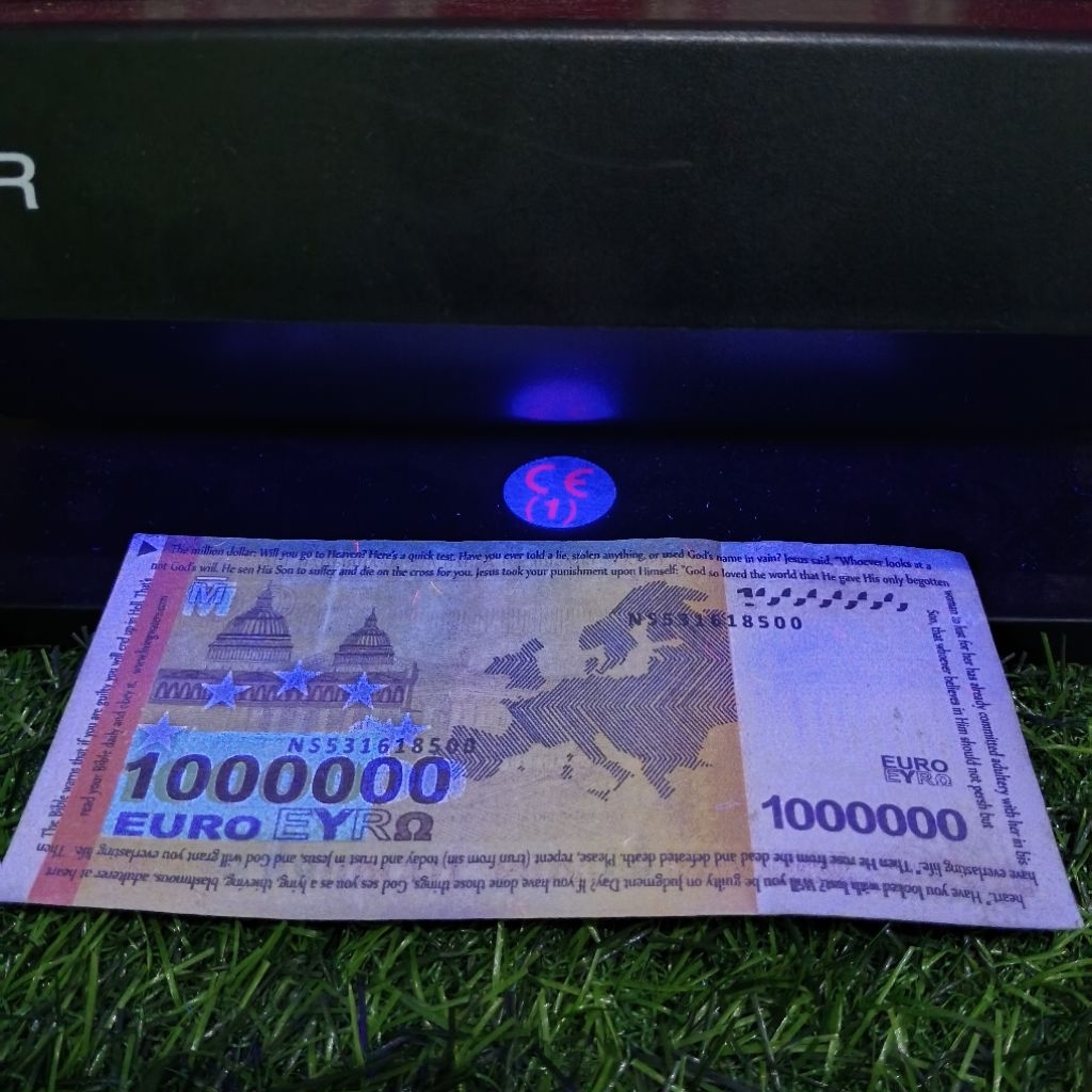 Souvenir mata uang asing 1 juta euro