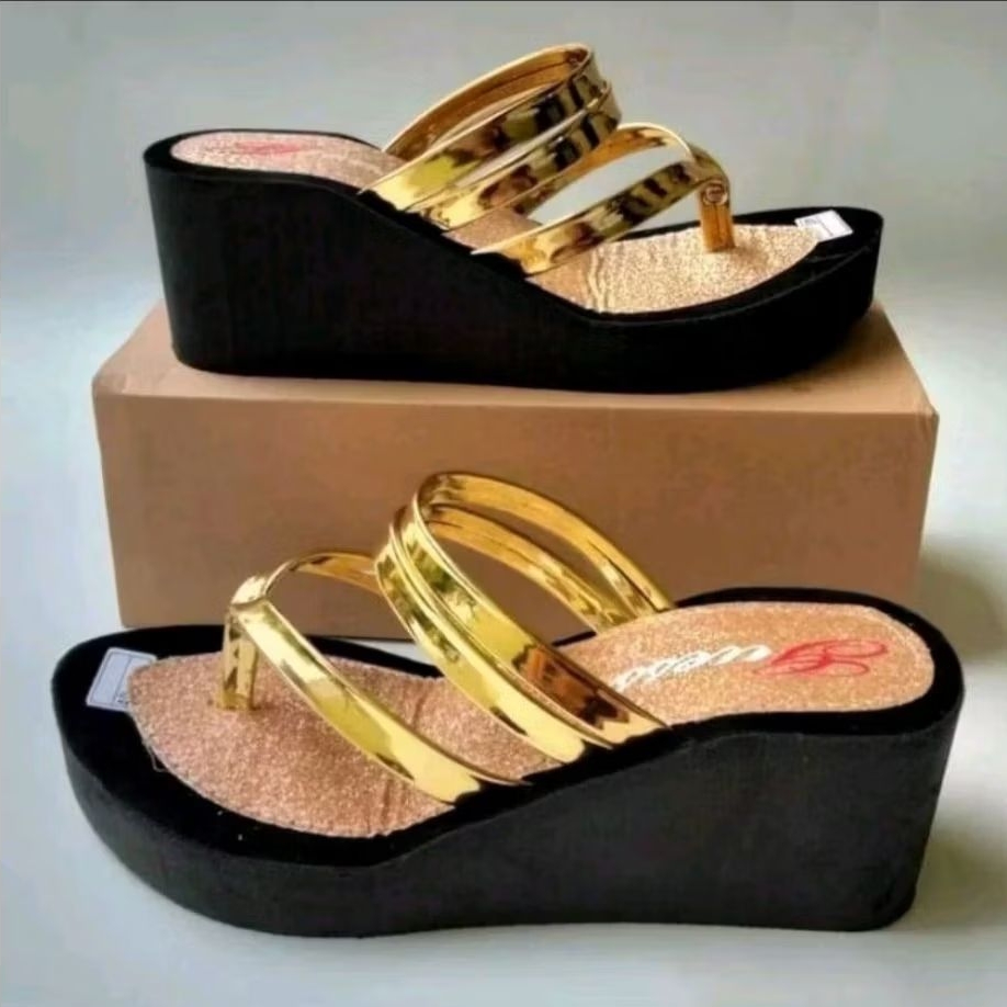 Sandal Wedges Aurel Terbaru Mewah Glossy