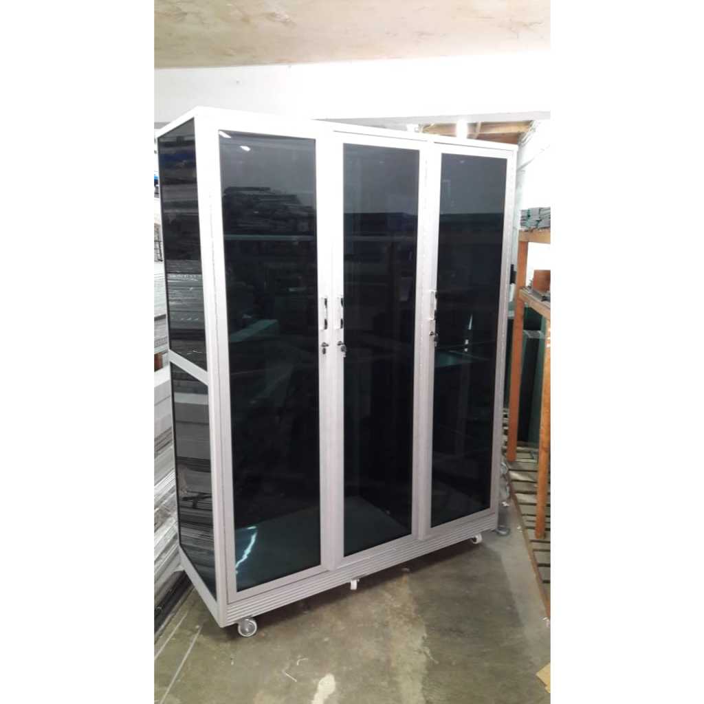 Lemari pakaian Alumunium / Lemari Baju Alumunium Type 3 Pintu Alumunium Super Rangka Silver Kaca Rib