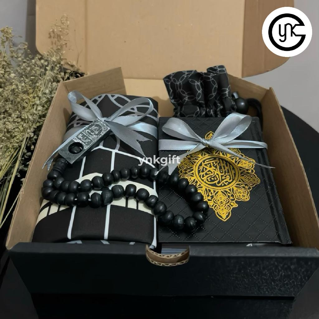 YNK Gift Hampers Sajadah + Alquran Traveling | Kado Wisuda, Ulang Tahun Cewek & Cowok, Hadiah Islami