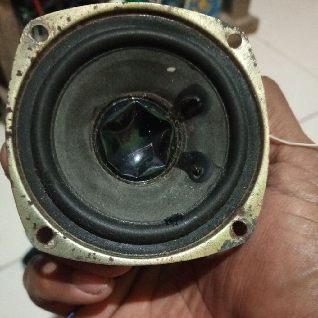 speaker bekas