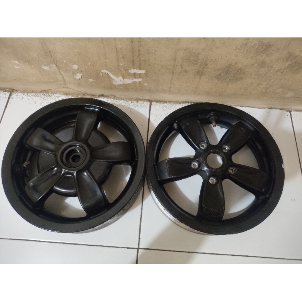 velg velk vespa Primavera ring 11 LX S  LXV  bekas copotan