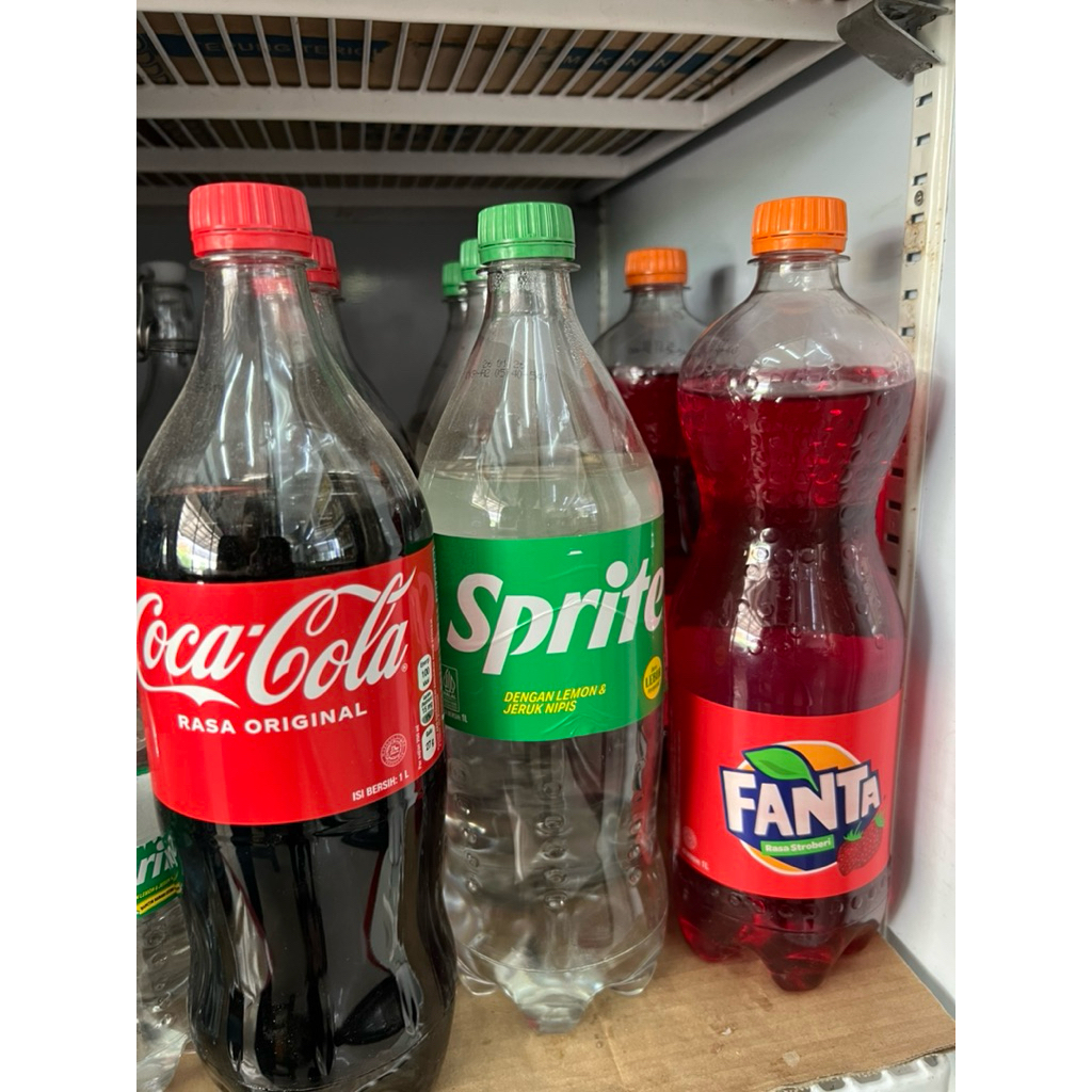 Minuman Berkarbonasi COCA COLA, SPRITE, FANTA 1 Liter Rasa Lemon, cola, stroberi