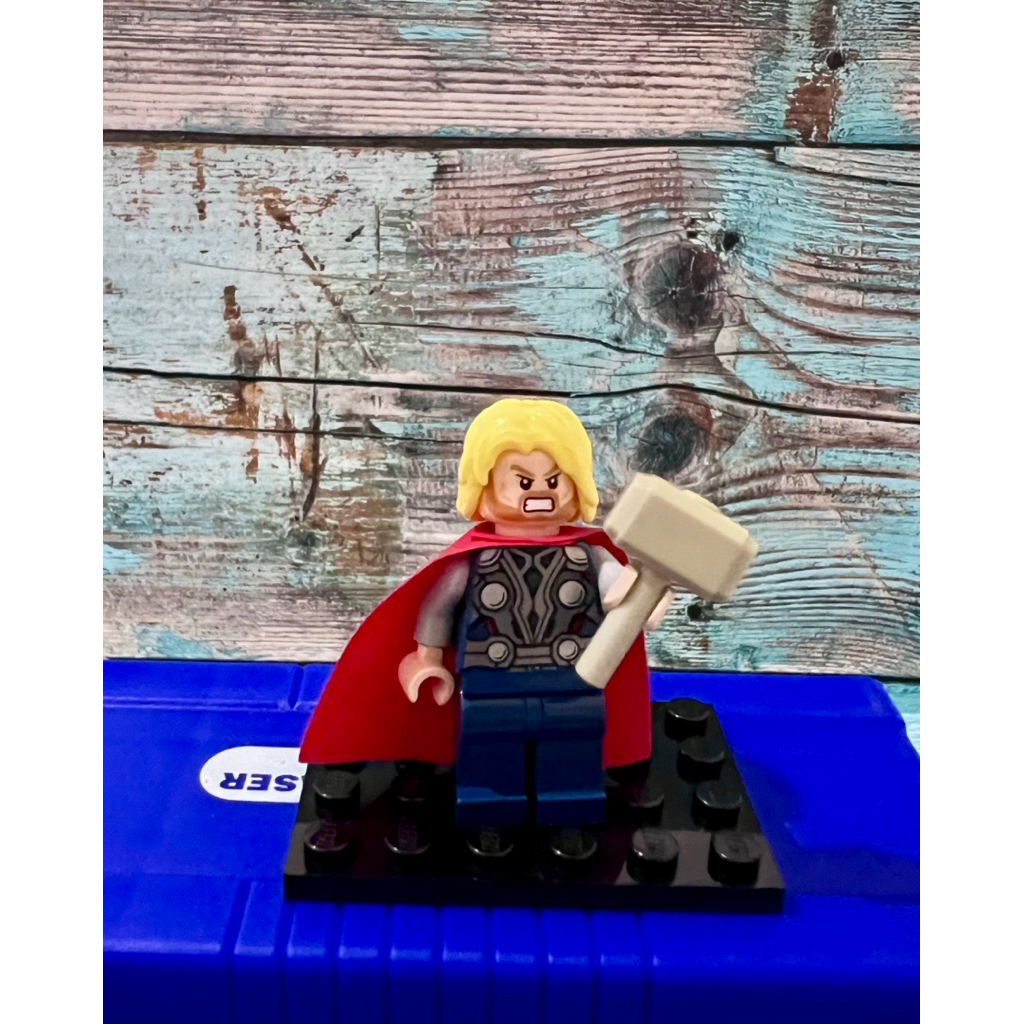 LEGO Marvel Super Heroes Thor minifigure