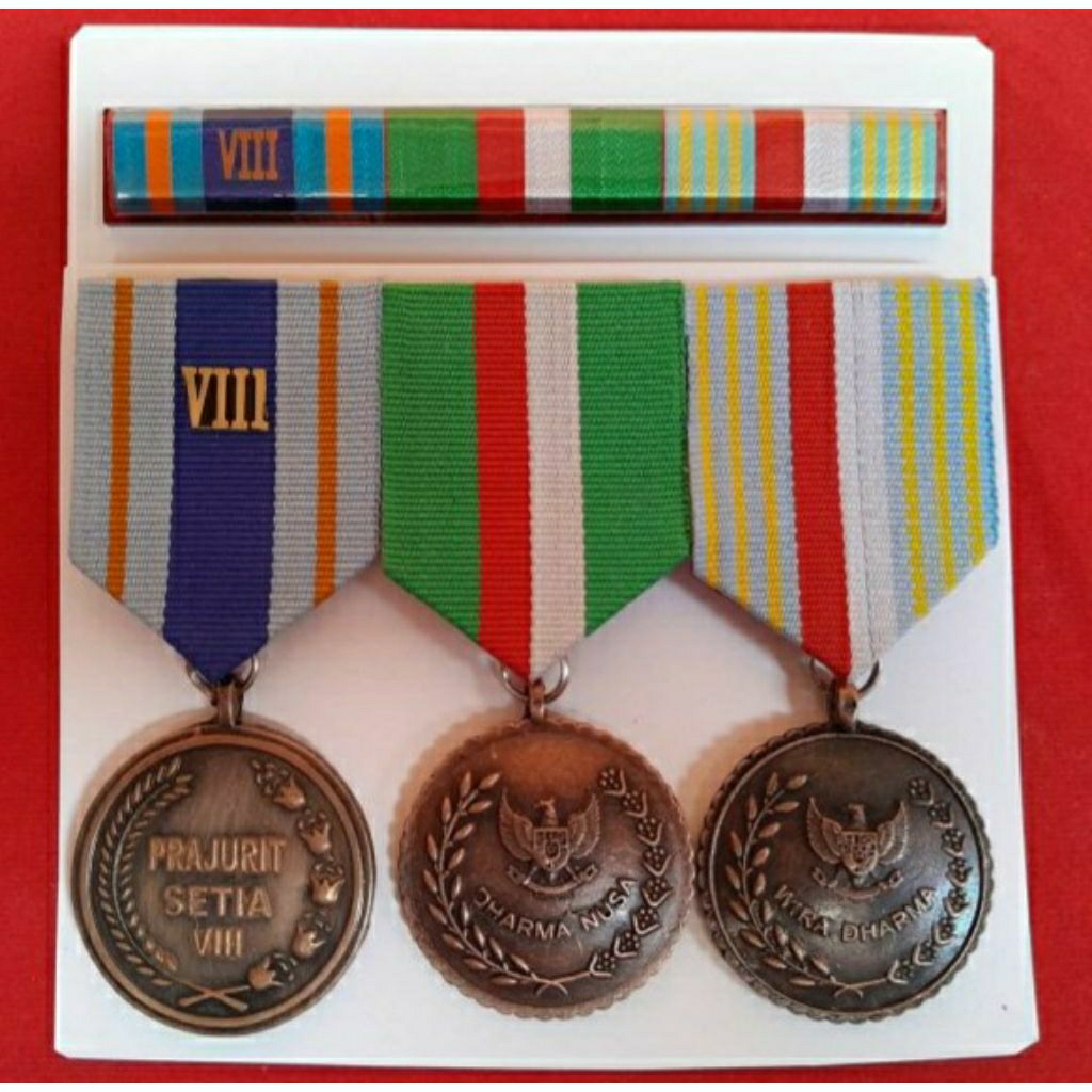 PDH PDU MEDALI SATYA LENCANA PDH DAN PDU TNI (8 + DHARMA NUSA + WIRA DHARMA) 1 SET 3 PITA 3 MEDALI P