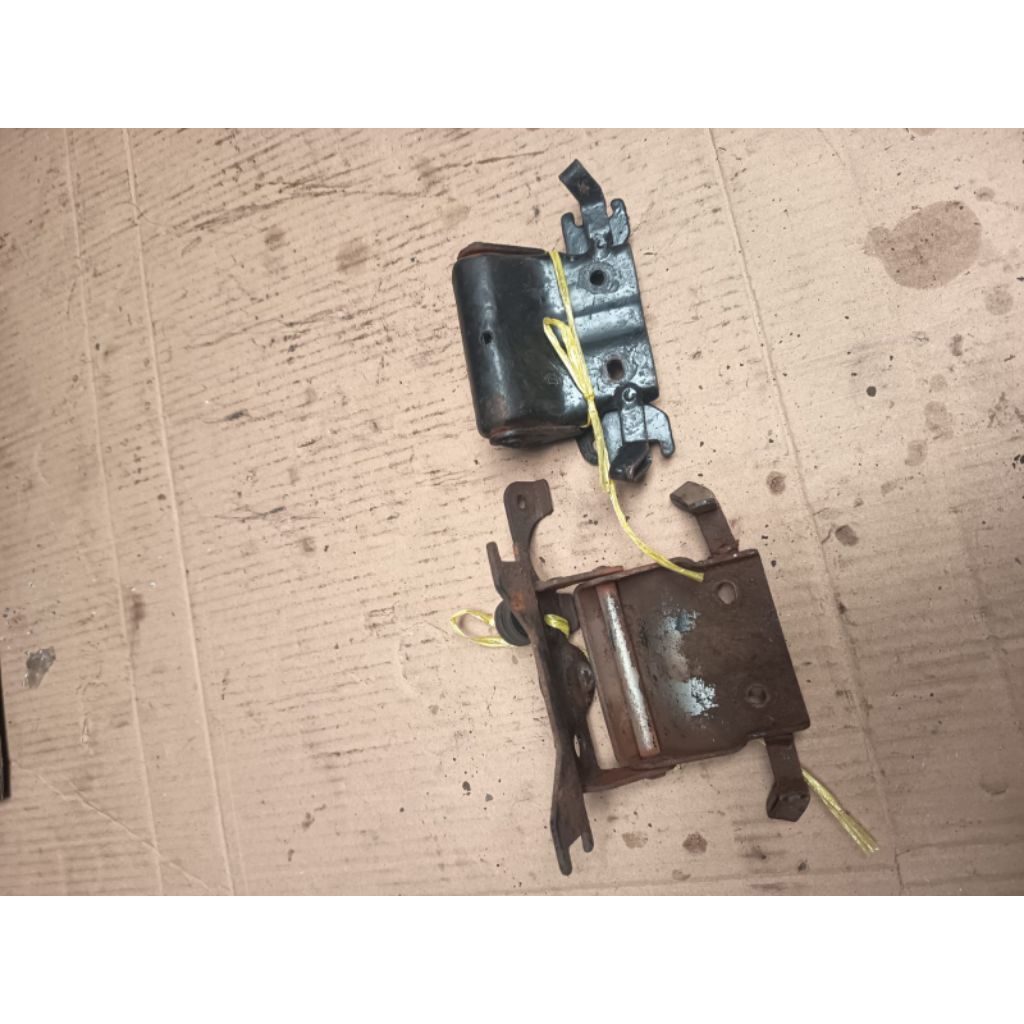 Engsel jok supra x/fit lama ori copotan