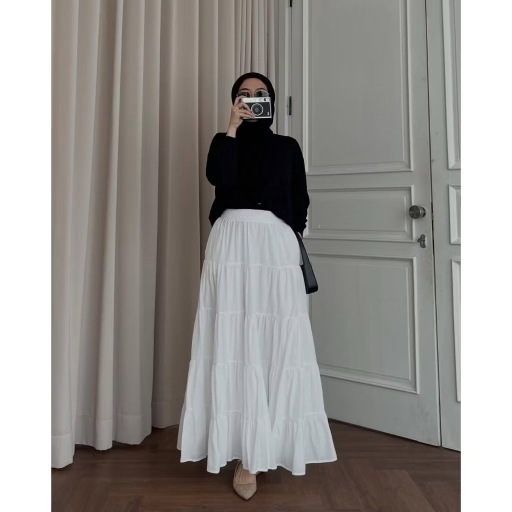 Amara skirt preloved by gonegani