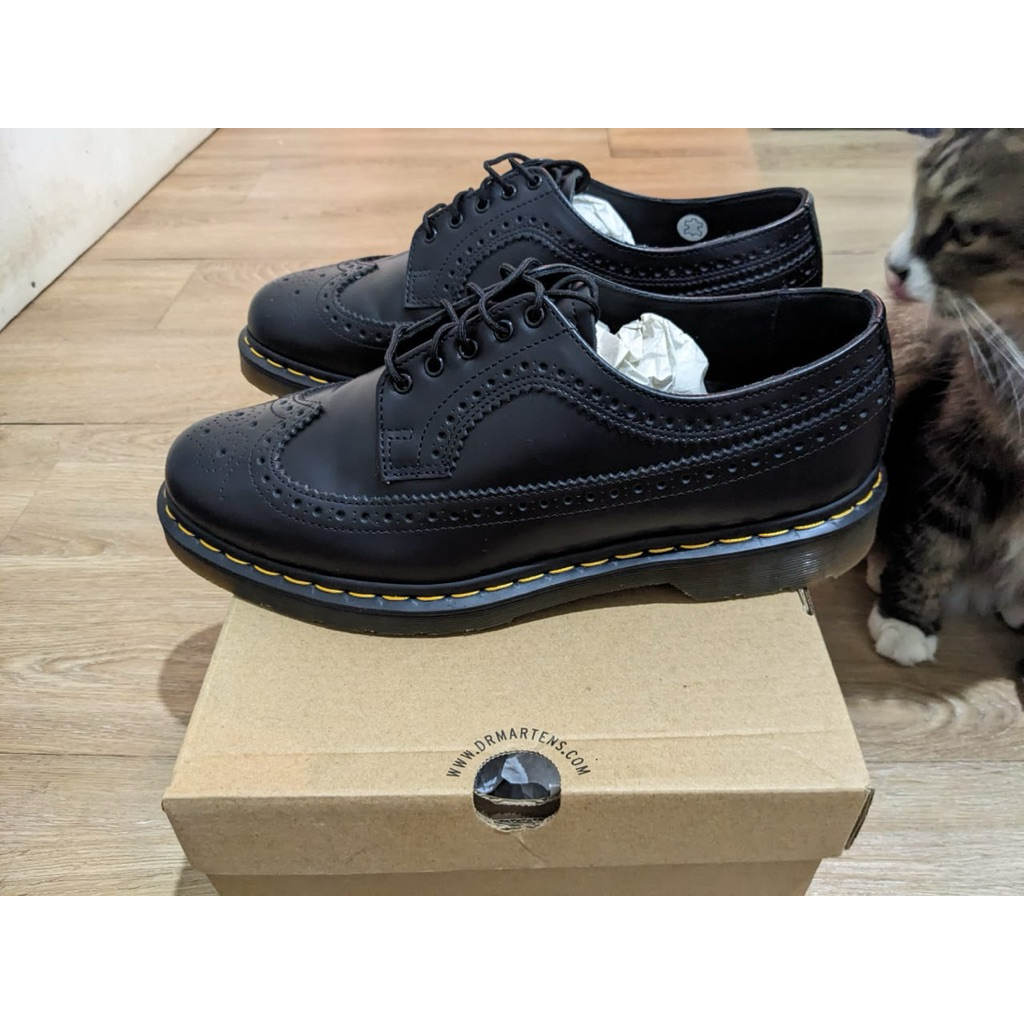 Dr Martens 3989 Smooth Brogue Shoes - Preloved