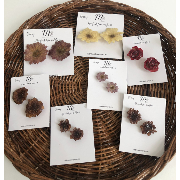 Anting resin bunga asli, anting stud bunga asli, anting bunga rose asli, anting bunga aster asli, an
