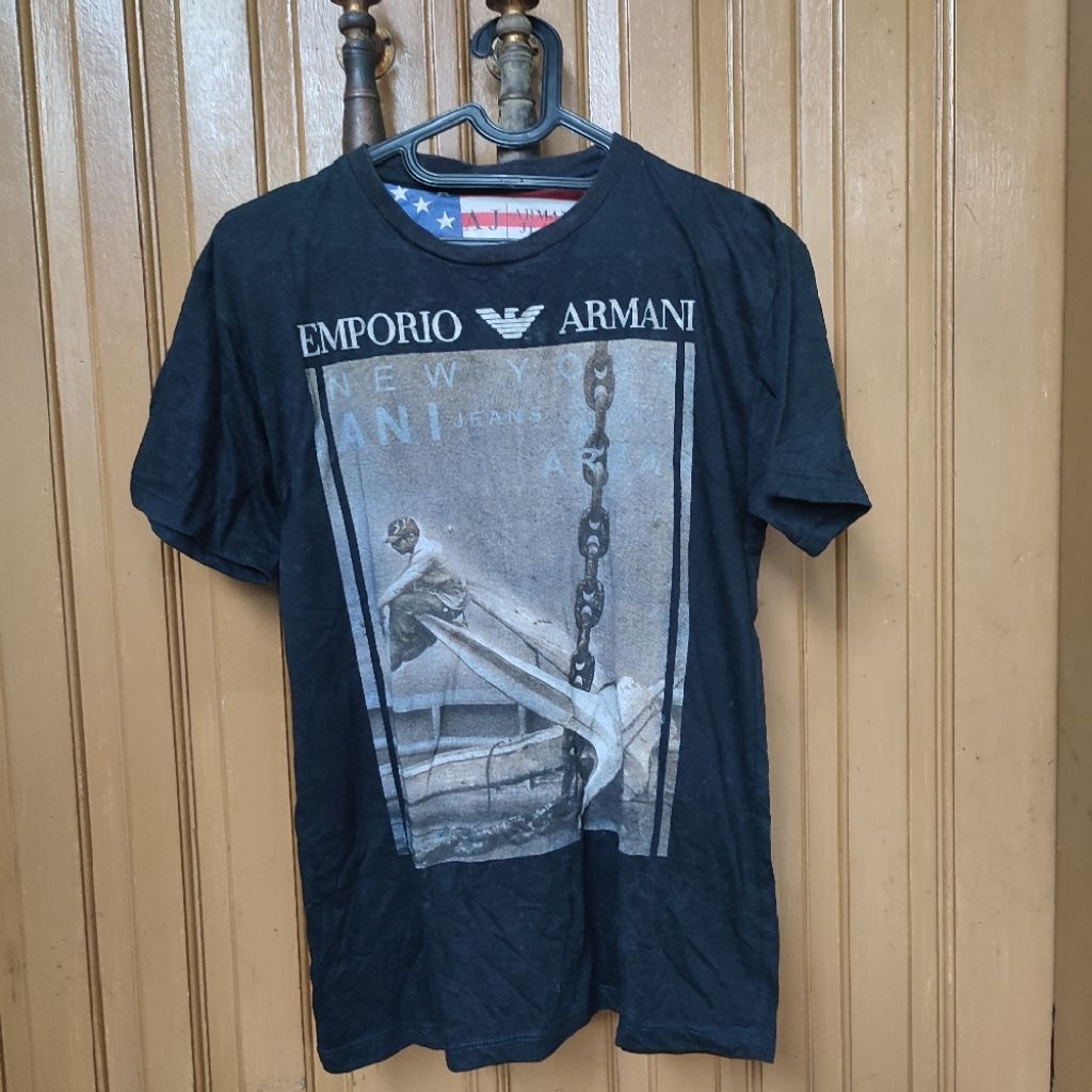 Emporio Armani Kaos Katun Hitam
