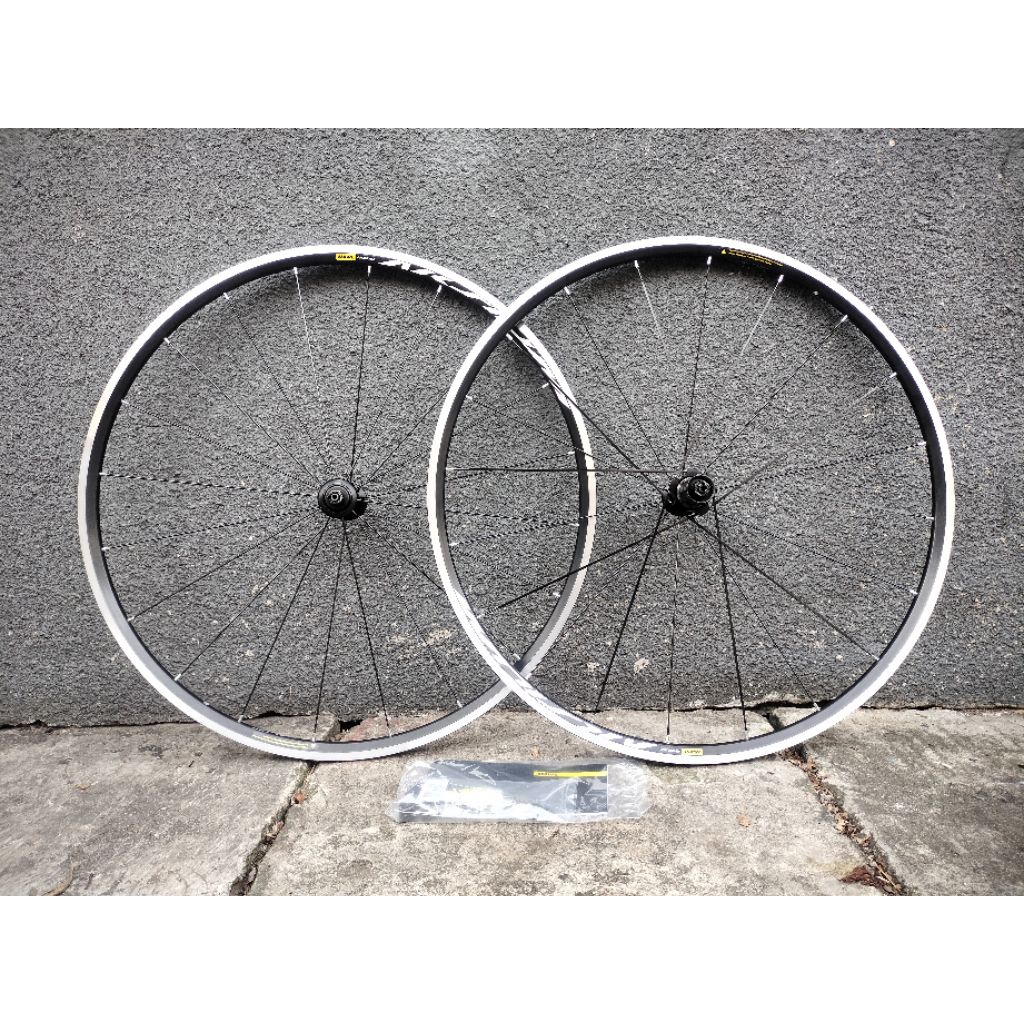 wheelset 700c MAVIC AKSIUM Rimbrake Roadbike