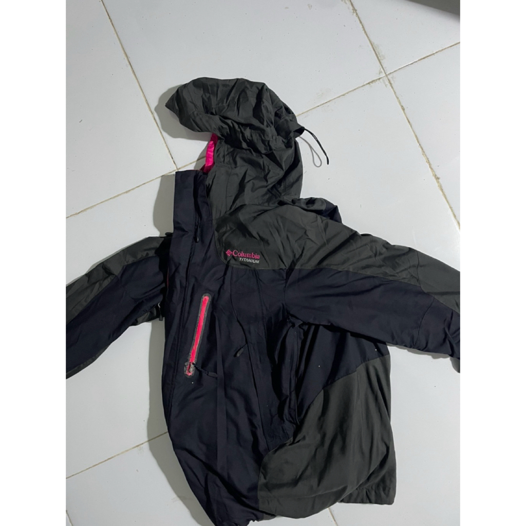 JAKET GORPCORE COLUMBIA TITANIUM